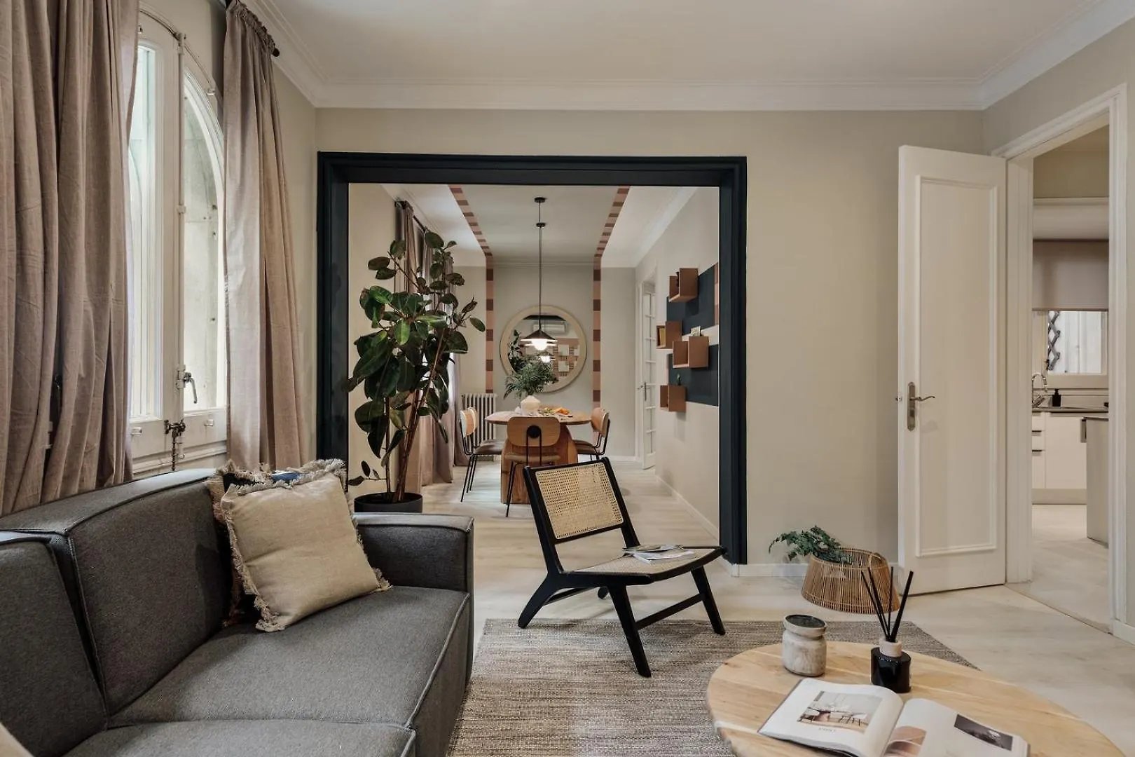 Cember - 3 Bedrooms And Patio In Sant Gervasi kontakter